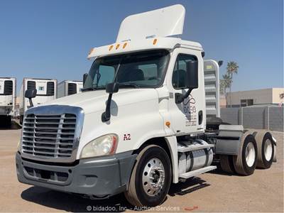 2011 Freightliner Cascadia S/A Day Cab Truck Tractor Detroit DD13 A/T bidadoo