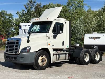 2018 Freightliner Cascadia T/A Day Cab Truck Tractor Detroit DD13 A/T bidadoo