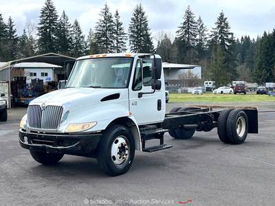 2003 International 4200 Cab & Chassis Tandem Axle Semi Truck Tractor A/T bidadoo