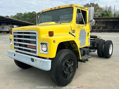 International S1900 Medium Duty Single Axle Day Cab Semi Truck Tractor bidadoo