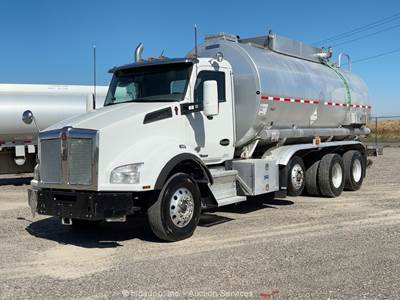 2018 Kenworth T880 Tri/A 4,800 Gallon Fuel Tanker Truck Tractor Paccar bidadoo