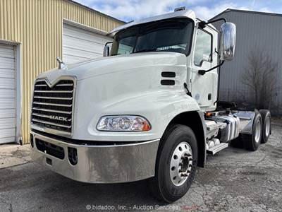 2015 Mack CXU613 Pinnacle T/A Day Cab Truck Tractor Semi 10-Speed bidadoo