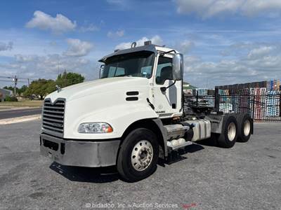2016 MACK CXU613 Pinnacle  T/A Day Cab Semi Truck Tractor MP8-415C bidadoo