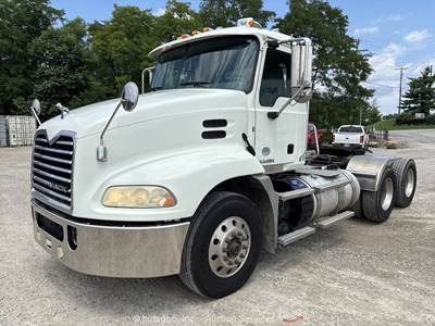 2016 Mack CXU613 Pinnacle T/A Day Cab Semi Truck Tractor MP8-505C M/T bidadoo