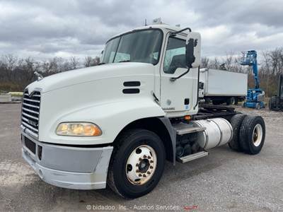 2009 Mack CX612 Daycab Truck Tractor Tractor MP7 Diesel 345 HP A/C bidadoo
