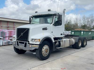 2015 Volvo VHD T/A Day Cab Semi Truck Tractor D13 PTO Wet Kit M/T A/R bidadoo