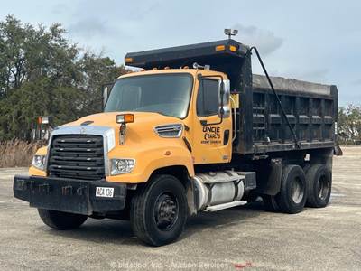 2012 Freightliner 114SD T/A 15 Yard Dump Truck Detroit DD13 A/T PTO Tarp bidadoo