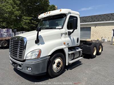 2011 Freightliner Cascadia T/A Day Cab Truck Tractor Detroit DD13 M/T bidadoo