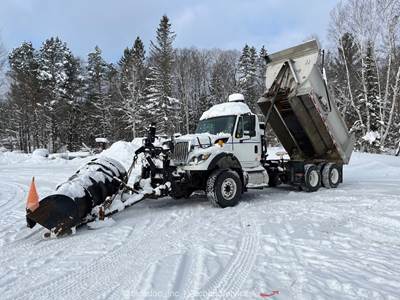 2011 International 7600 SBA 6X4 T/A Snow Plow Conveyor Dump Truck A/T bidadoo