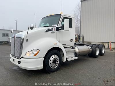 2015 Kenworth T680 T/A Semi Truck Tractor Cab Chassis PTO Cummins LNG bidadoo