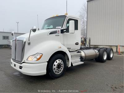 2015 Kenworth T680 T/A Semi Truck Tractor Cab Chassis PTO Cummins LNG bidadoo