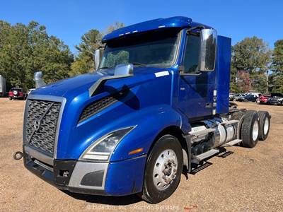2020 Volvo VNL-64-T-300 T/A Semi Truck 5th Wheel Tractor A/T D13 425HP bidadoo