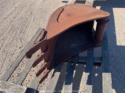 2007 Terex TC 75 18" Digging Bucket Excavator Attachment bidadoo