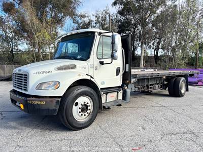 2015 Freightliner M2 106 26' Flatbed Stakebed Truck Cummins ISB 6.7 A/C bidadoo