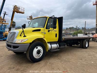 2013 International 4300 S/A 16' Flatbed Stakebed Delivery Truck M/T bidadoo