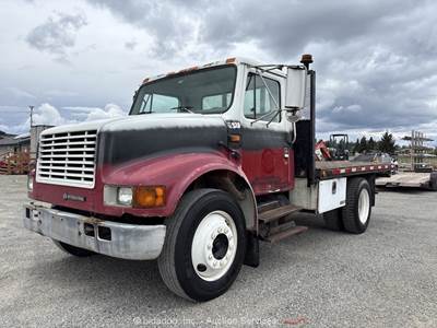 International 4700 12' S/A Flatbed Utility Delivery Stakebed Truck A/T bidadoo