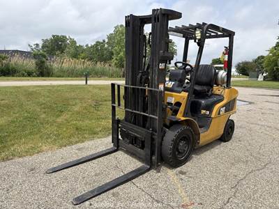 2015 Caterpillar GP25N 5,000 lbs Class Warehouse Forklift Truck LPG bidadoo