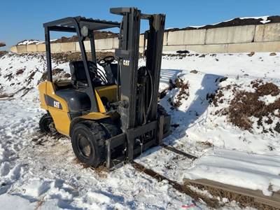2005 Caterpillar P5000 5,000 lbs Class Warehouse Forklift Diesel -Parts/Repair