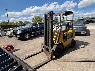 Caterpillar T40B 4,000 lbs Industrial Warehouse Forklift Lift -Parts/Repair
