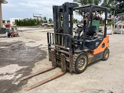2013 Doosan D30S-5 6,000 lbs Class Forklift Warehouse Lift Truck Yanmar bidadoo