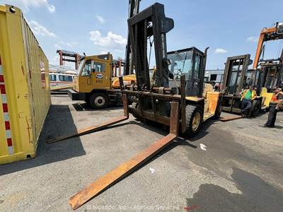 Hyster H330XL2 30,900 lbs Industrial Warehouse Cab Forklift Truck -Parts/Repair