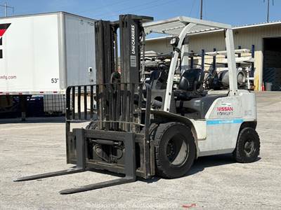 2015 Nissan MJ1F4A40LV 8,300 lbs Forklift Industrial UniCarrier SS bidadoo