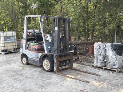 Toyota 6FGCU25 5,000 lbs Industrial Warehouse Forklift Truck bidadoo -Repair