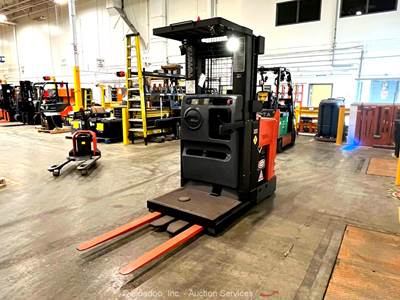2017 Toyota 7BPUE15 3K lbs Electric Warehouse Forklift Stock Picker Lift bidadoo