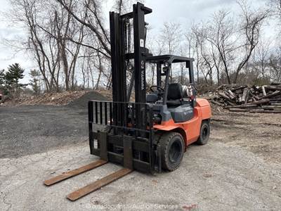 Toyota 7FGKU40 9,000 lbs Forklift Warehouse Lift Truck LPG GM 4.3L bidadoo