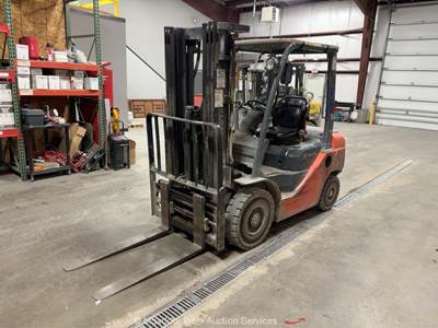 2013 Toyota 8FDU25 5,000 lbs Forklift Lift Truck LPG Fork Positioner bidadoo