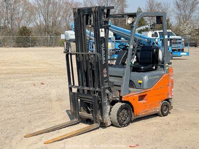 2009 Toyota 8FGCU15 3,000 lbs Class Warehouse Forklift Lift Truck LPG bidadoo