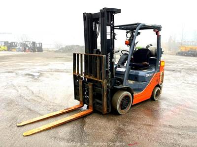 2016 Toyota 8FGCU30 6,000 lb Class Warehouse Forklift Lift Truck LPG bidadoo