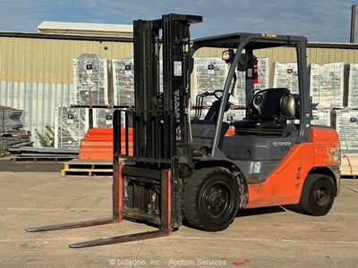 2015 Toyota 8FGCU32 6,500 lb Class Industrial Warehouse Forklift Truck bidadoo