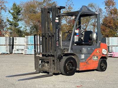 2013 TOYOTA 8FGU25 5,000 lbs Class Warehouse Forklift Lift Truck LPG bidadoo