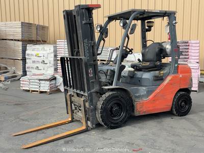 2011 TOYOTA 8FGU25 5,000 lbs Forklift Warehouse Industrial Lift Truck bidadoo