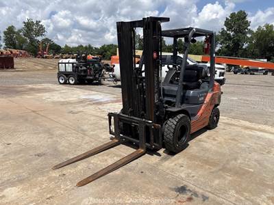 2018 Toyota 8FGU25 5,000 lb Class Industrial Warehouse Forklift Truck bidadoo