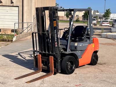 2011 Toyota 8FGU25 5,000 lbs Forklift Warehouse Industrial Lift Truck bidadoo