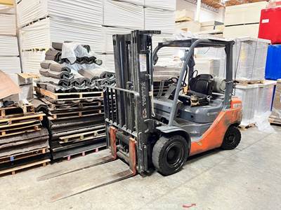 2017 Toyota 8FGU25 5,000 lbs Industrial Warehouse Forklift LPG bidadoo -Repair
