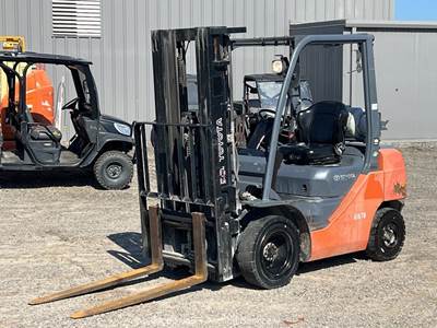 2019 Toyota 8FGU25 5,000 lb Class Industrial Warehouse Forklift Lift LPG bidadoo