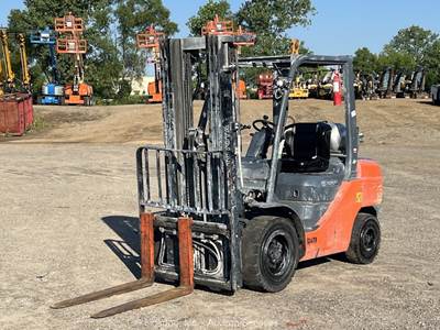 2018 Toyota 8FGU30 6,000 lbs Class Warehouse Forklift Lift Truck LPG bidadoo