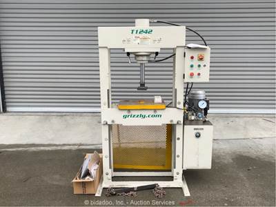 2019 Grizzly T1242 Industrial 30-Ton Electric Hydraulic Shop Press bidadoo