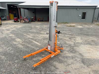 2022 LiftSmart MLC-18 18' Material Construction Lift Portable Jack 700Lb bidadoo