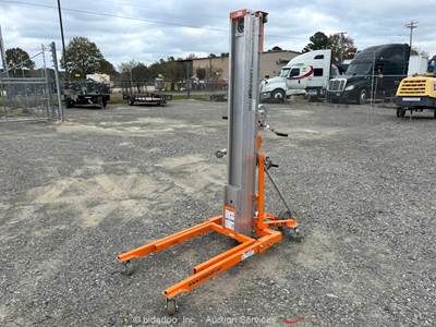 2022 LiftSmart MLC-18 18' Material Construction Lift Portable Jack 700Lb bidadoo