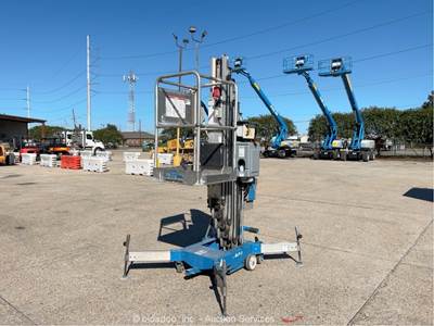 2017 Genie AWP-30S 30' Electric Mast Lift Portable Man Aerial Push bidadoo