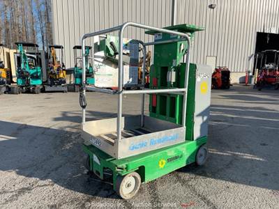 2017 Genie GR-12 12' Electric Vertical Mast Lift Personnel Man Aerial bidadoo