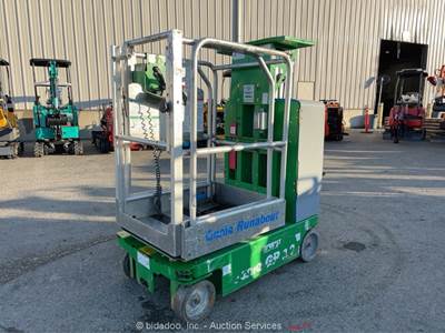 2017 Geni GR-12 12' Electric Vertical Mast Lift Personnel Man Aerial bidadoo