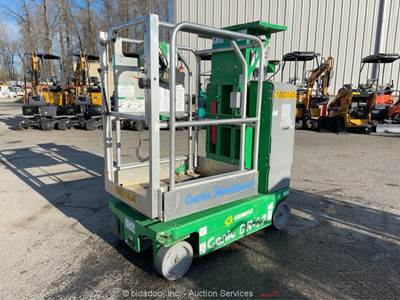 2018 Genie GR-12 12' Electric Vertical Mast Lift Personnel Man Aerial bidadoo