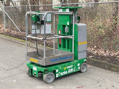 2018 Genie GR-12 12' Electric Vertical Mast Lift Personnel Man Aerial bidadoo