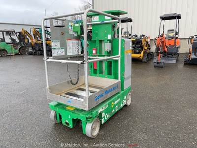 2019 Genie GR-12 24V Electric Vertical Mast Lift Personnel Man Aerial bidadoo