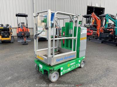 2018 Genie GR-12 12' Electric Vertical Mast Lift Personnel Man Aerial bidadoo